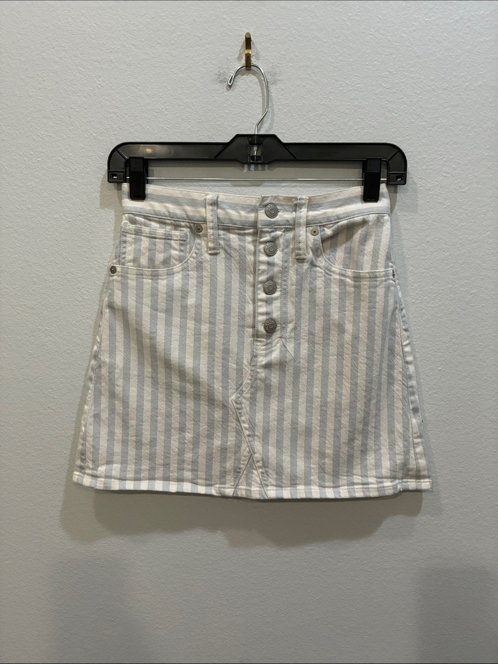 Madewell Striped Denim Mini Skirt - White & Light Gray Blue